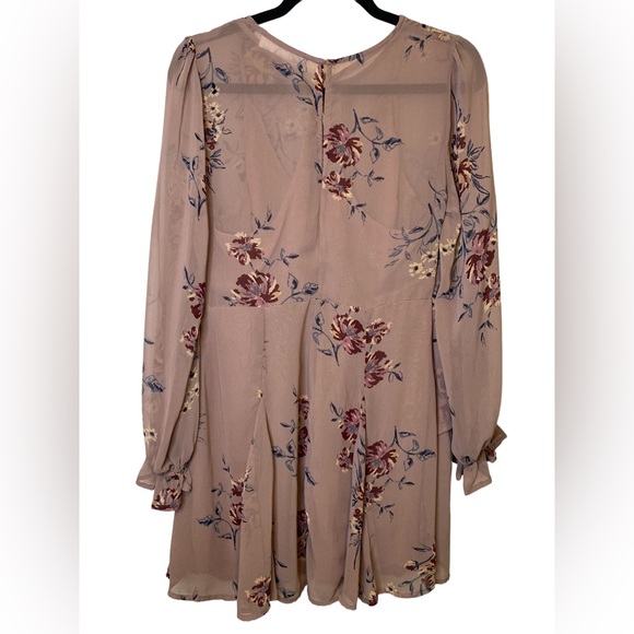 ASTR the Label | Heather Mauve Floral Print Long Sleeve Dress - Picture 9 of 11